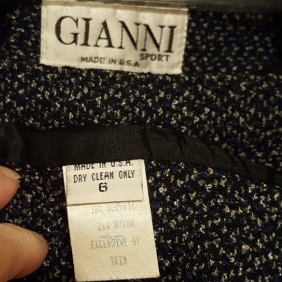 Vintage Gianni Sport size 6 Two-piece suit; jacket and skirt set; office - Picture 4 of 7